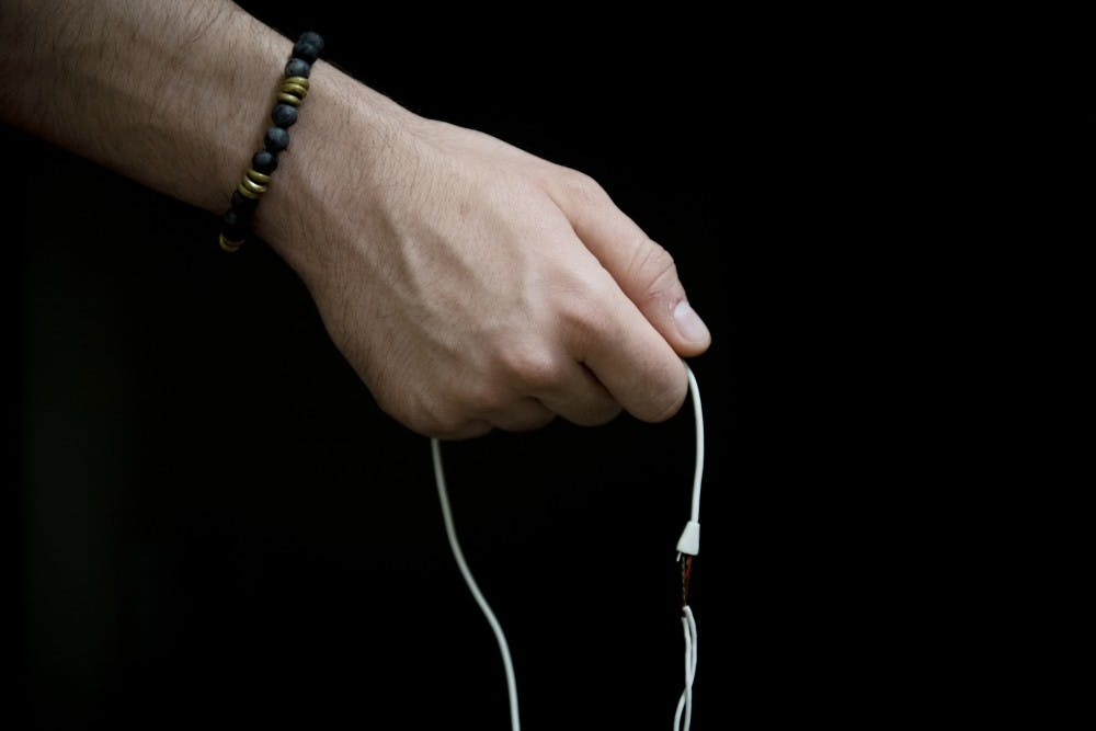 My earbuds broke – The Echo 0014.jpg