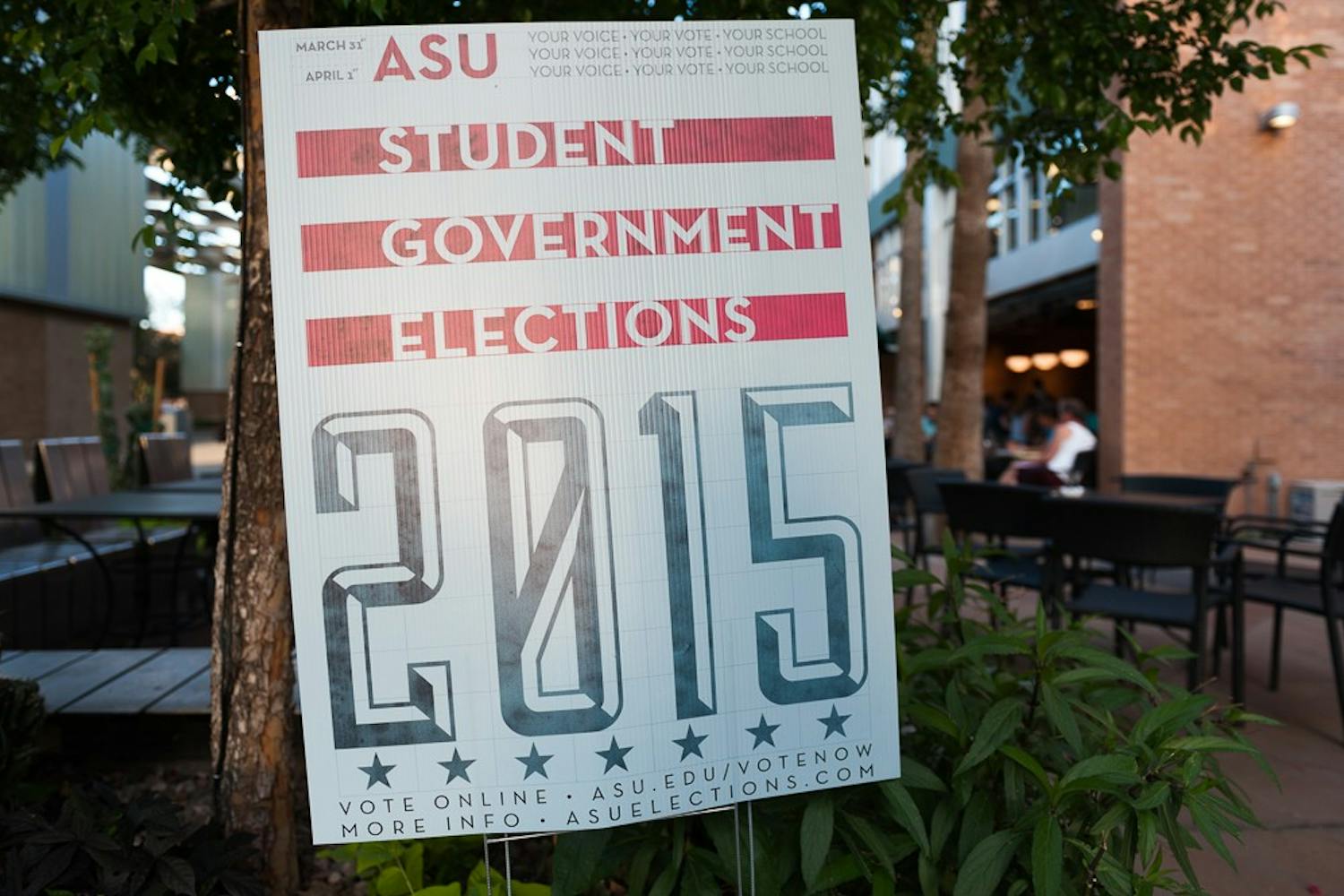 A sign advertising USG elections as seen at the Starbucks at the Memorial Union on the Tempe Campus on Sunday, March 29, 2015. (Ben Moffat/The State Press)