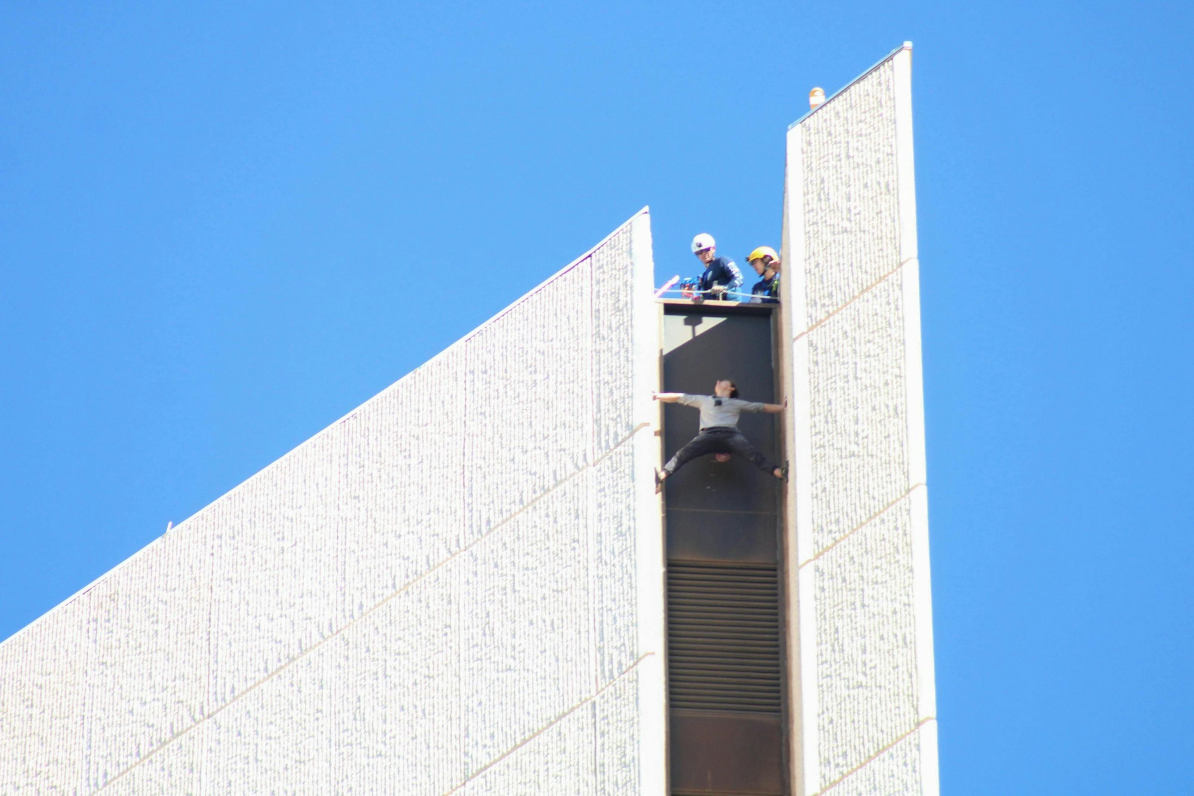 Anti-abortion activist arrested after climbing Arizona's 40-story Chase Tower to raise money - Vimarsana News