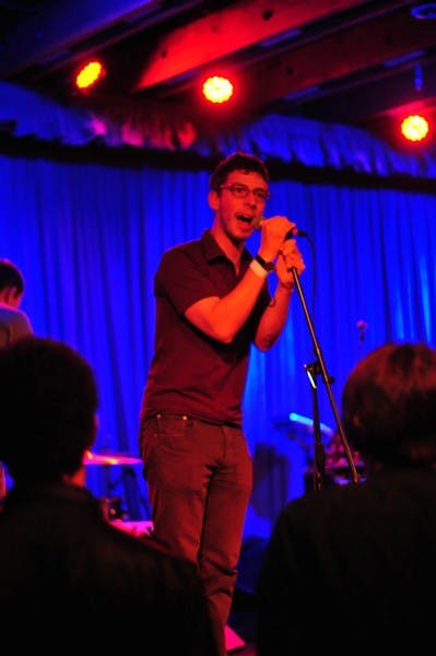 Ava Luna performs at the Crescent Ballroom Tuesday. (Photo by Cheman Cuan)