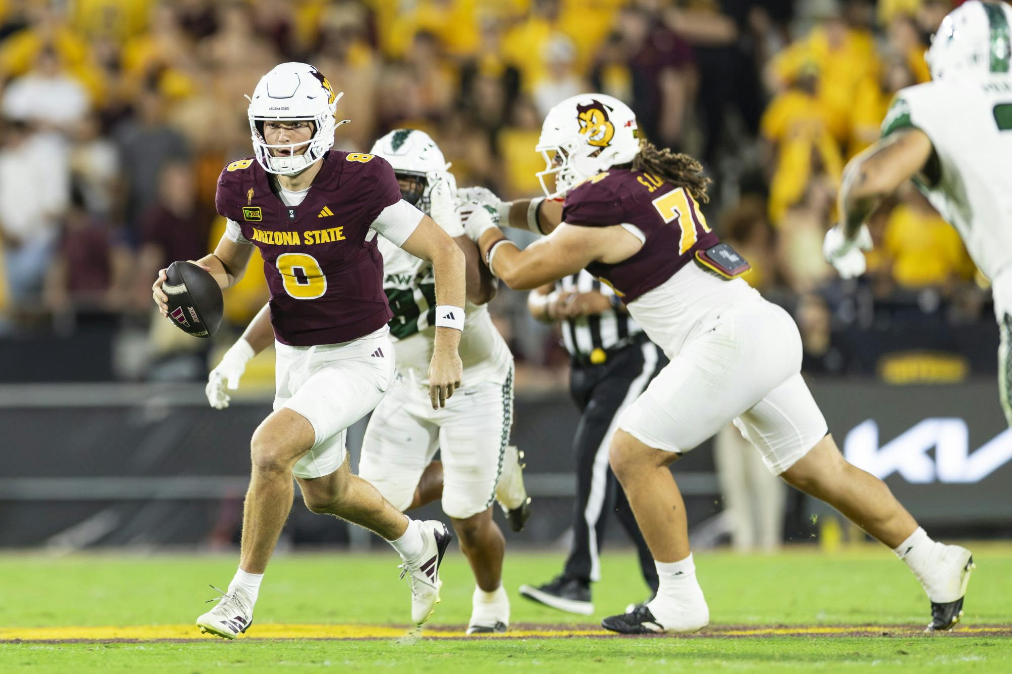 Russomano-261010-Sports-football-gamer-hawaii-06.jpg