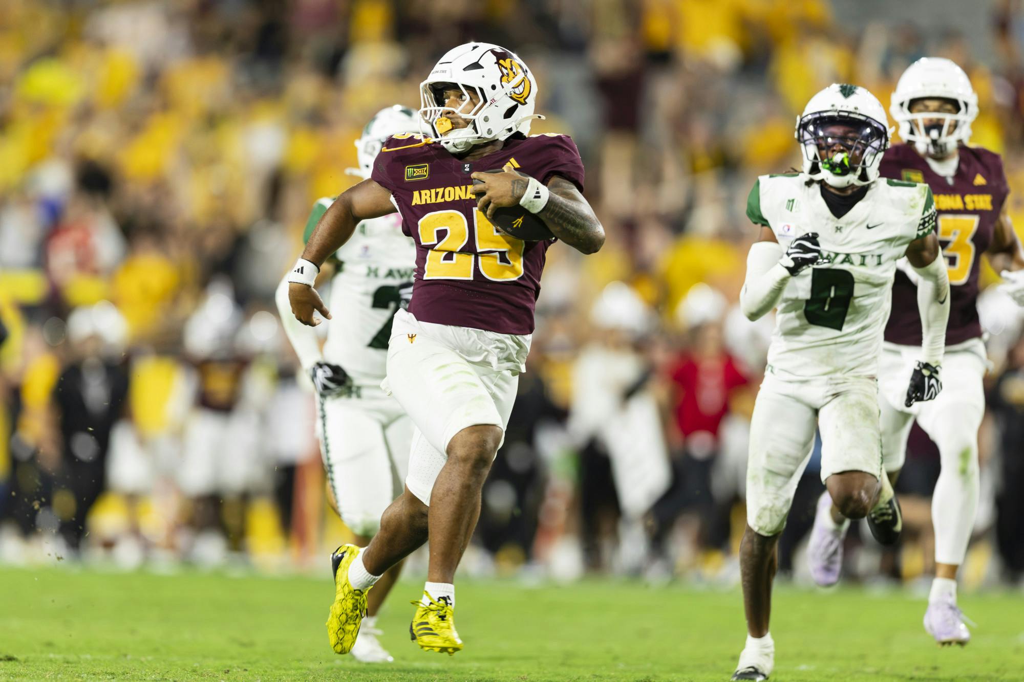 Russomano-261010-Sports-football-gamer-hawaii-07.jpg