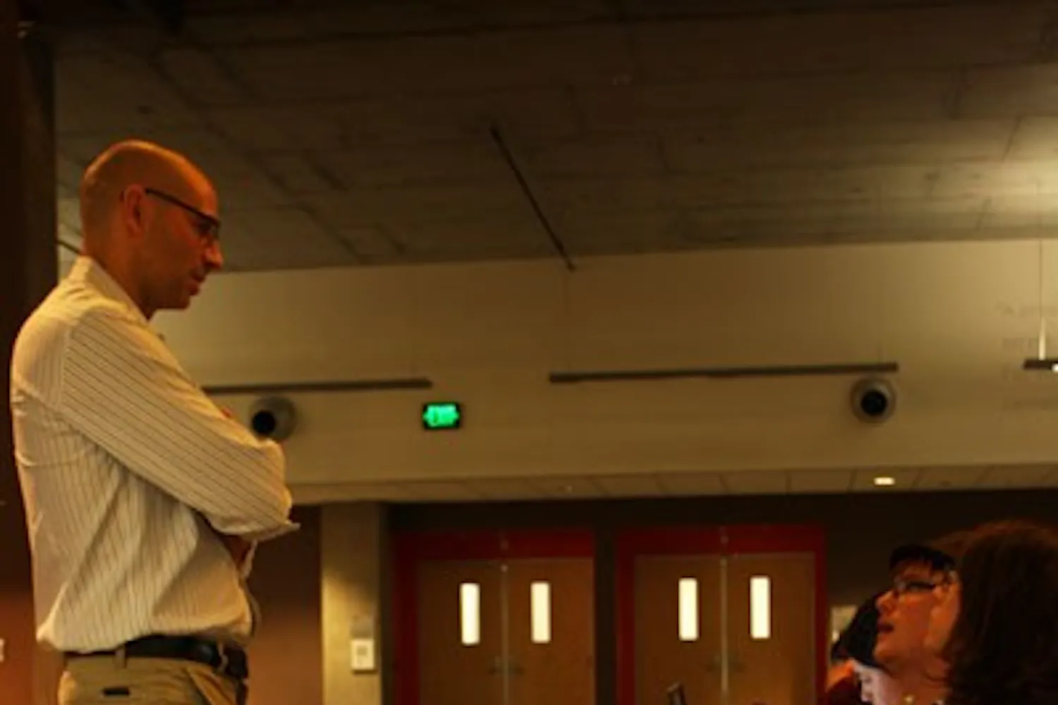 Editor of Slate Magazine David Plotz takes questions from students prier to his speech at Cronkite's Must See Monday event. (Photo by Jessie Wardarski)