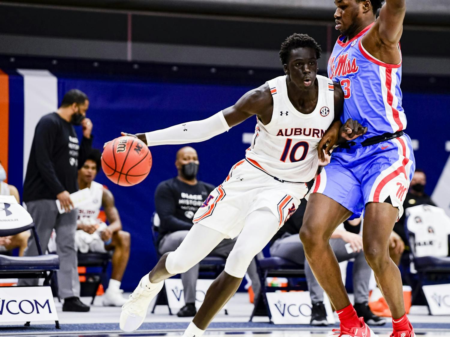 020621_Auburn__TVE0020_JT Thor drives the ball.jpg