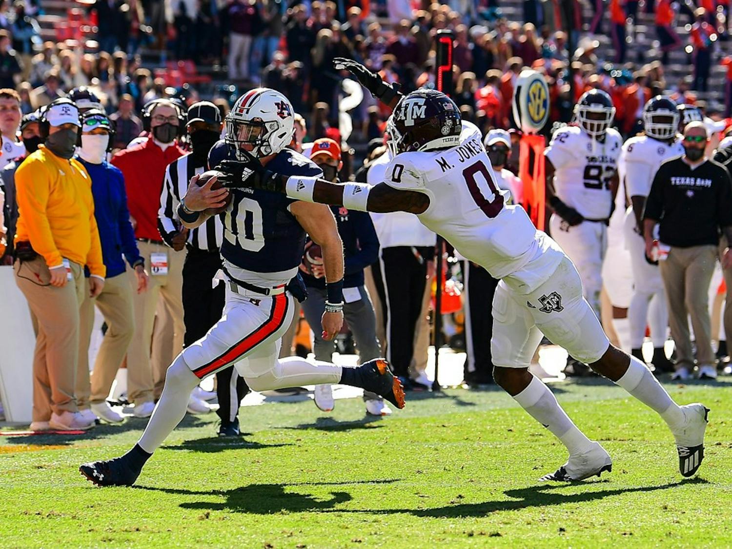 _big_120520_Auburn_120520_Auburn_SL1_3148_Auburn_Tigers_quarterback_Bo_Nix_10_runs_for_the_goal_line_Auburn_Tigers_quarterback_Bo_Nix_10_runs_for_the_goal_line.jpg