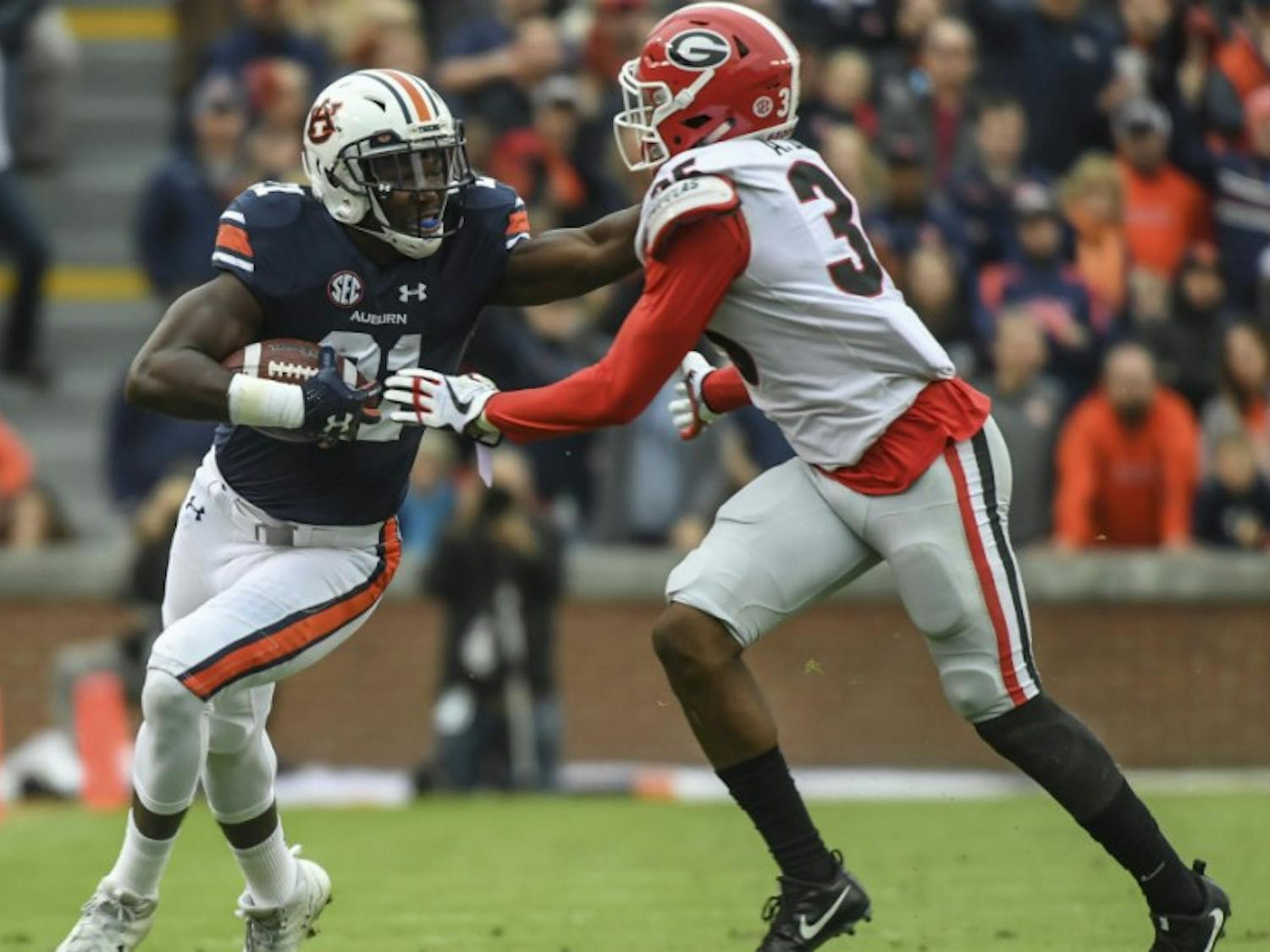 Kerryon Johnson (21) Auburn football vs Georgia on Saturday, November 11, 2017 in Auburn, Ala.