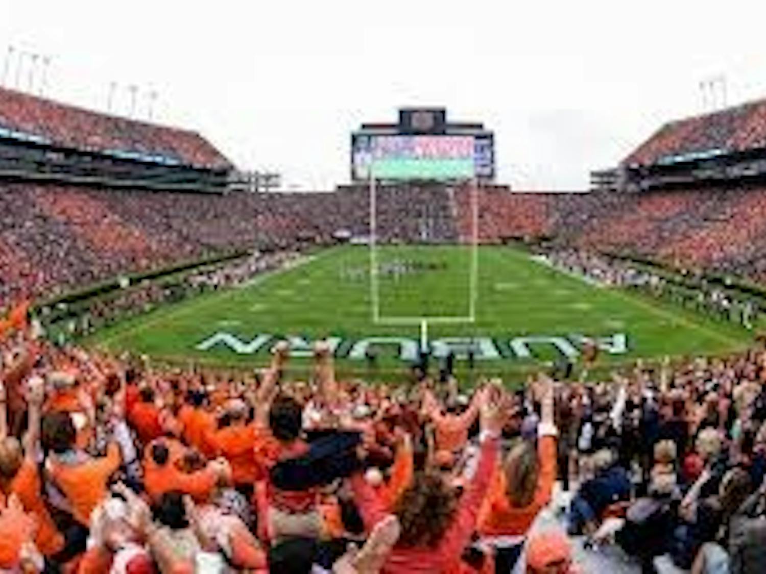 Auburn stadium crowds