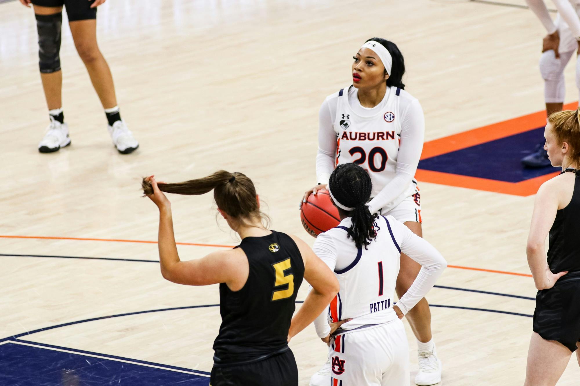 020721_Auburn_IMG_4584_Unique Thompson free throws .jpg