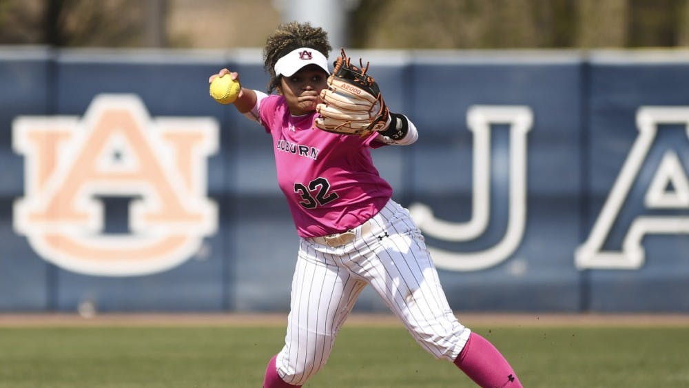 Makenna Dowell (32) Softball vs Kentucky on Saturday, March 25, 2018 in Auburn, Ala. 