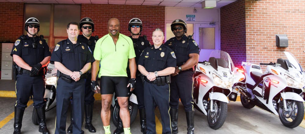 Bo Jackson and Auburn Police Division Officers
