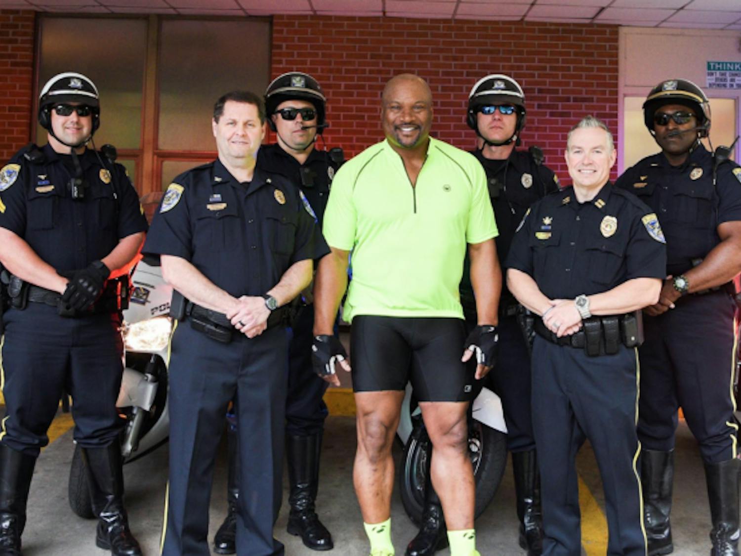 Bo Jackson and Auburn Police Division Officers
