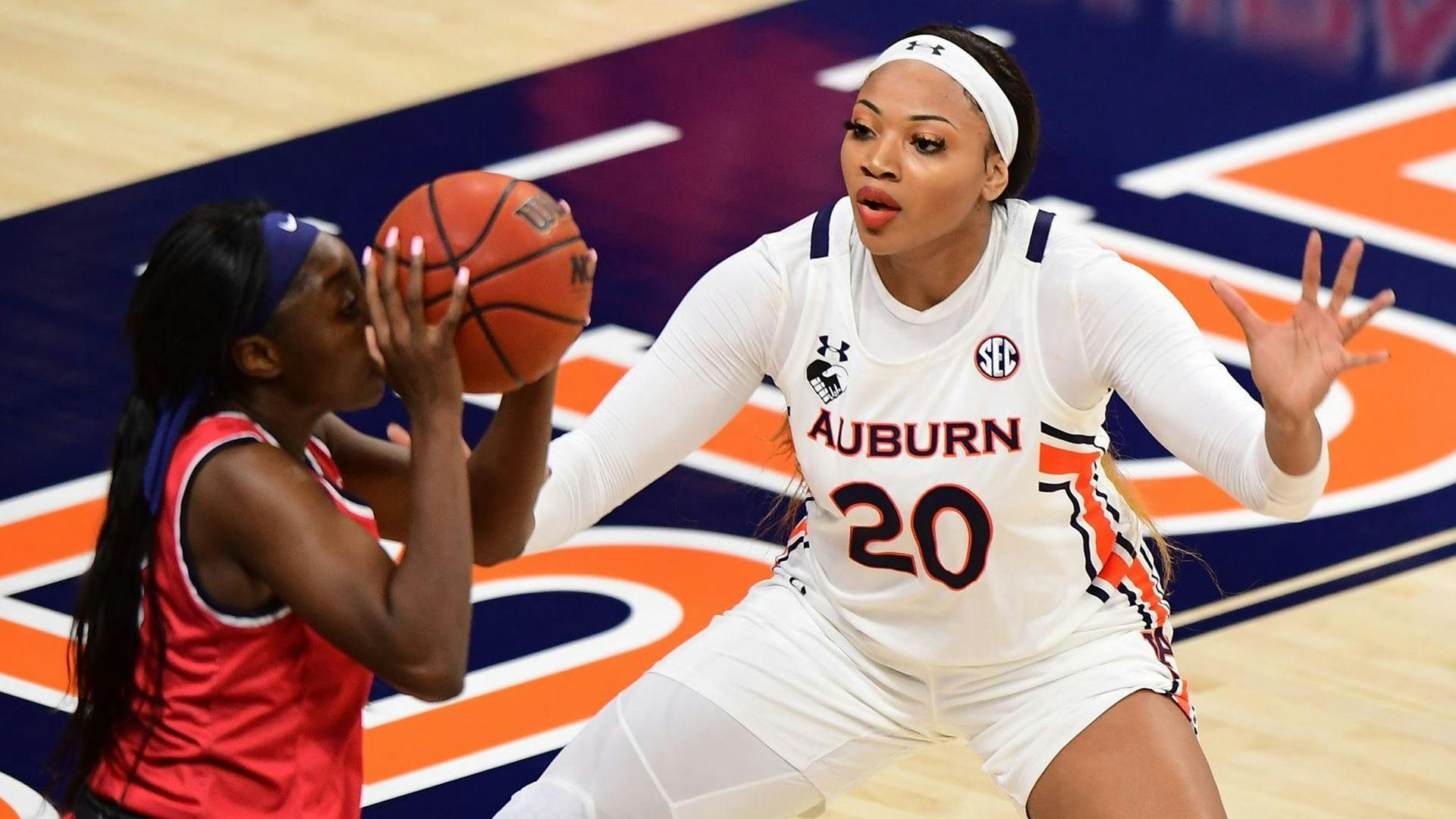 Unique Thompson. Mandatory credit: Shanna Lockwood//AU Athletics