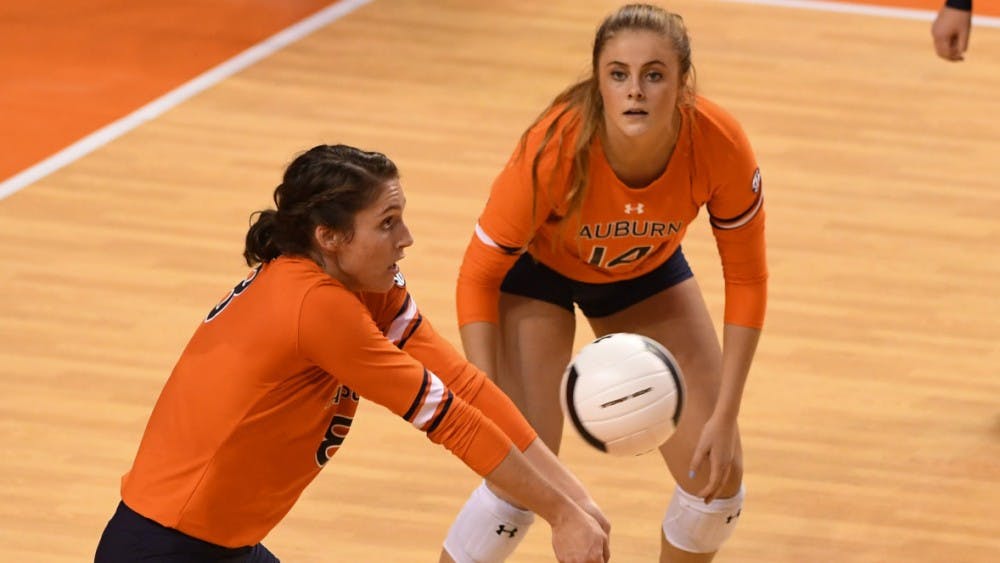 Brenna McIlroy (8). Auburn volleyball vs Mizzou on Friday, Sept. 29, 2017, in Auburn, Ala. Dakota Sumpter/Auburn Athletics