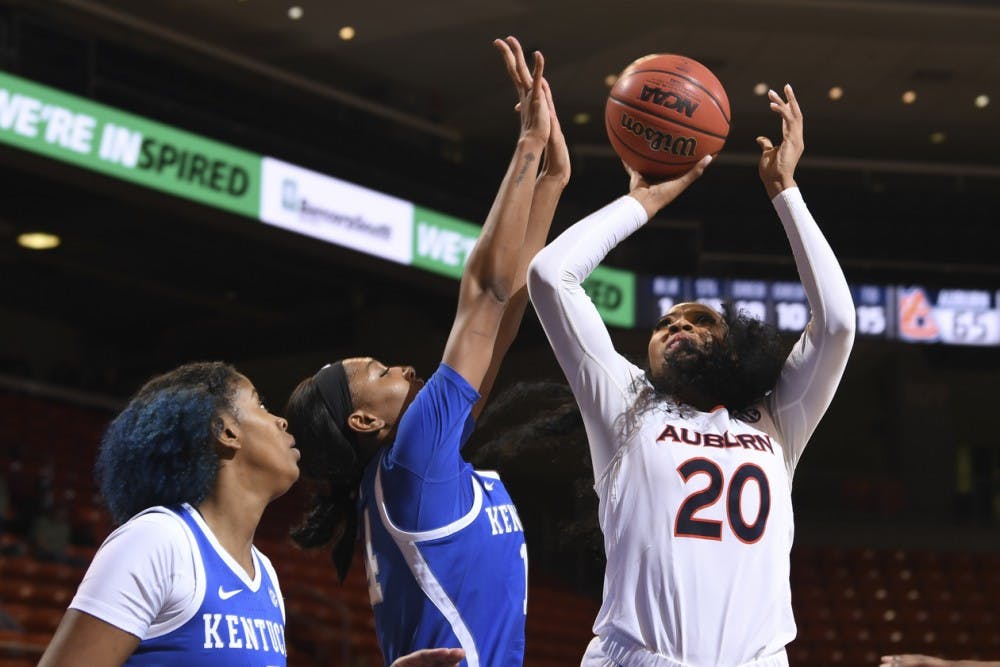 Unique Thompson taking a shot