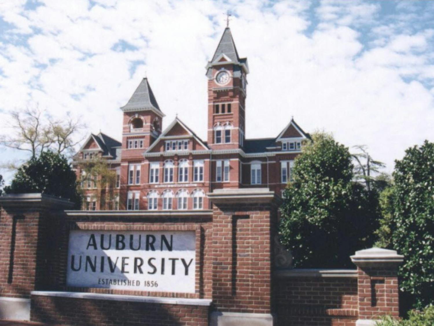 Auburn University sign in front of Samford hall