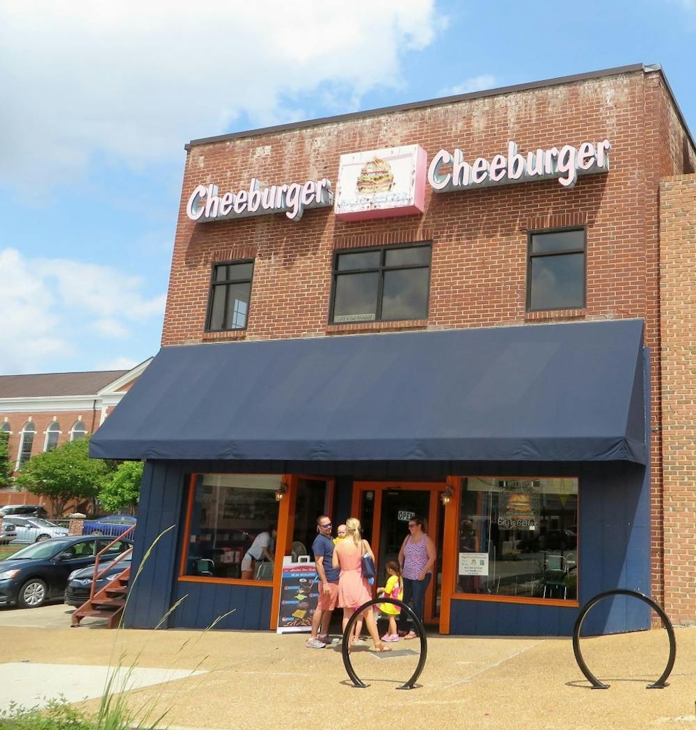 Cheeburger Cheeburger Restaurant 