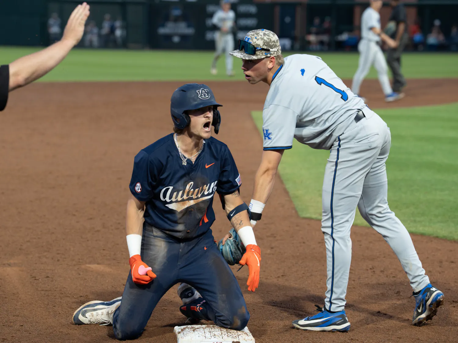 AU BSBL April 10, 2026