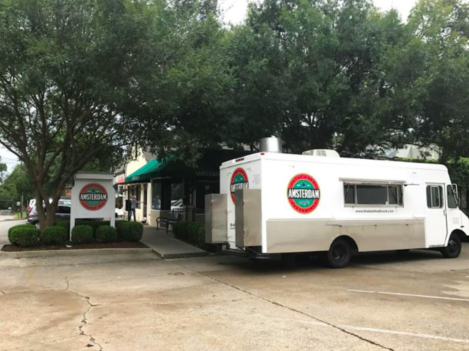 Photo via Amsterdam Cafe Food Truck Facebook.