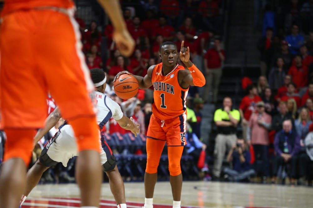 010919_OleMiss_Auburn_MBB_000005.jpg