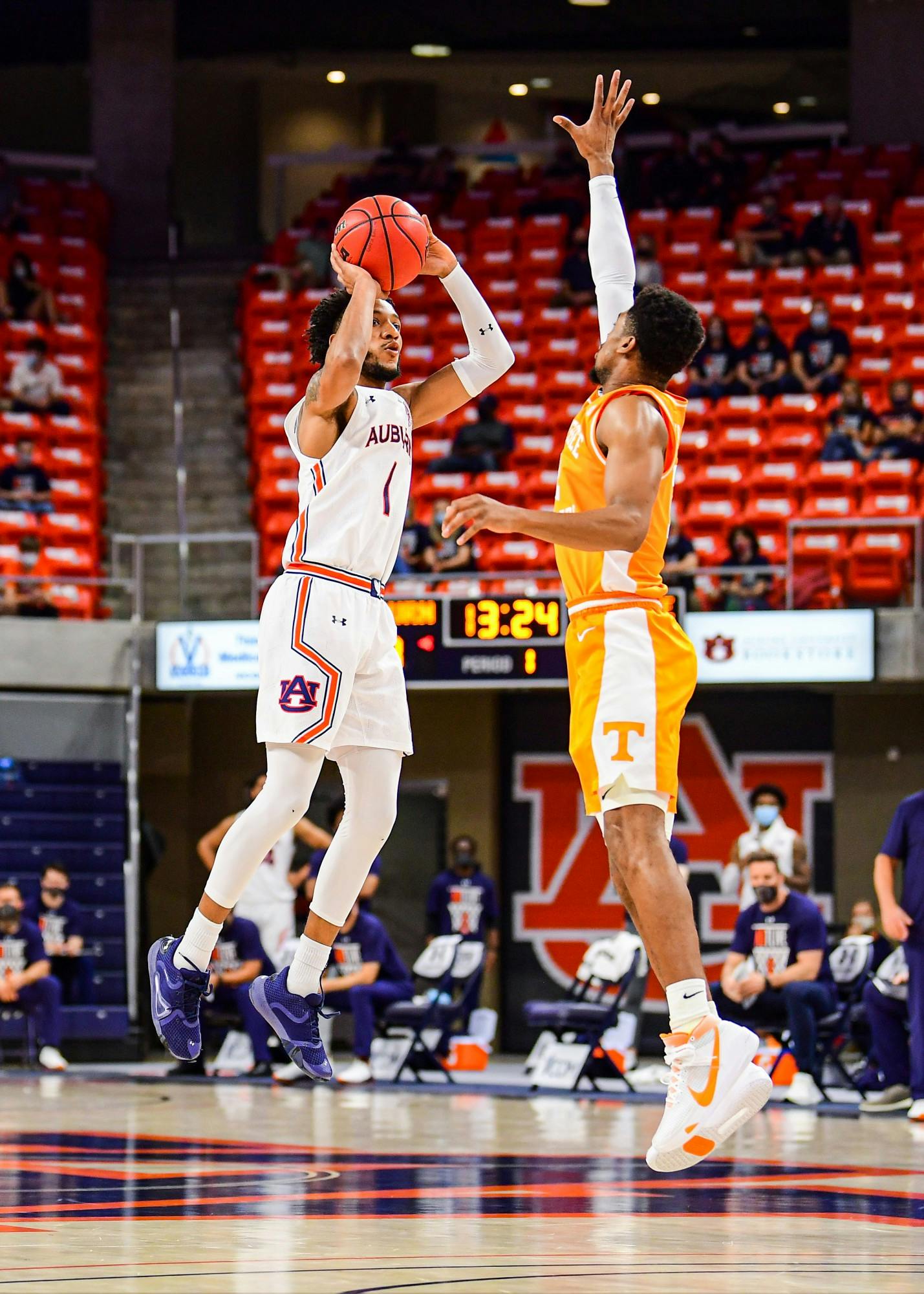 022721_Auburn_SL1_0229_Jamal Johnson shoots a contested three .jpg