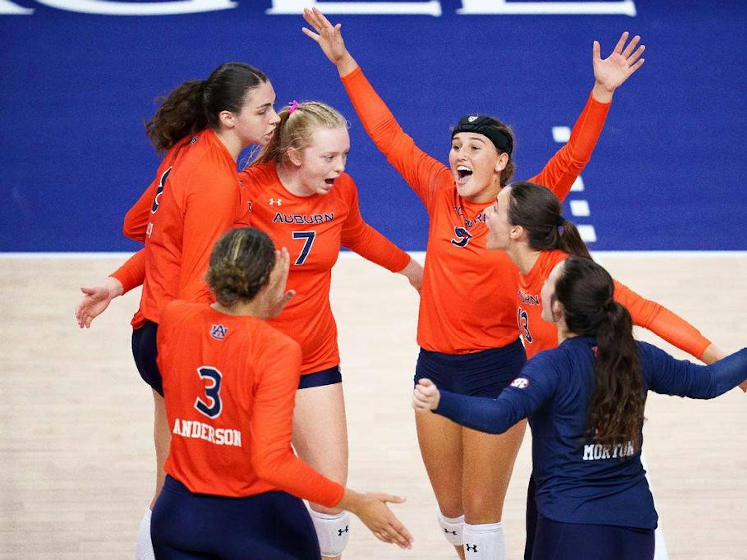 Auburn_Libero_Zoe_Slaughter__9___Auburn_Middle_Blocker_Kendal_Kemp__8___Auburn_Setter_Peyton_Dunn__7___Auburn_Libero_Paige_Thibault__13___Auburn_Libero_Sarah_Morton__2___Auburn_Pin_Hitter_Akasha_Anderson__3__2023.jpg