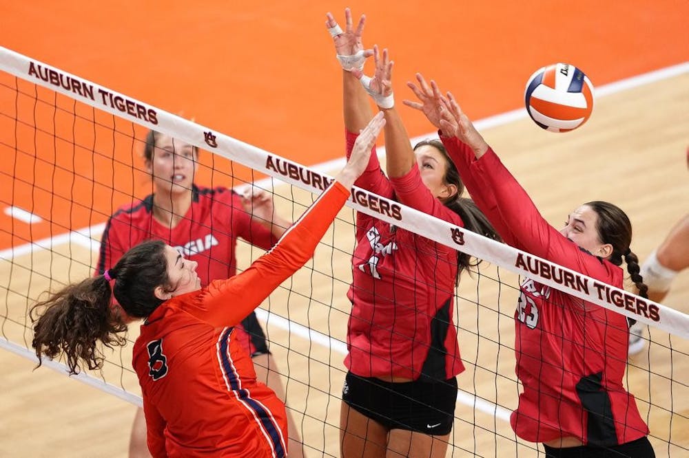 Kendal Kemp (8) during the match between the Georgia Bulldogs and the Auburn Tigers at Neville Arena in Auburn, AL on Sunday, Oct 9, 2022.Zach Bland/Auburn Tigers