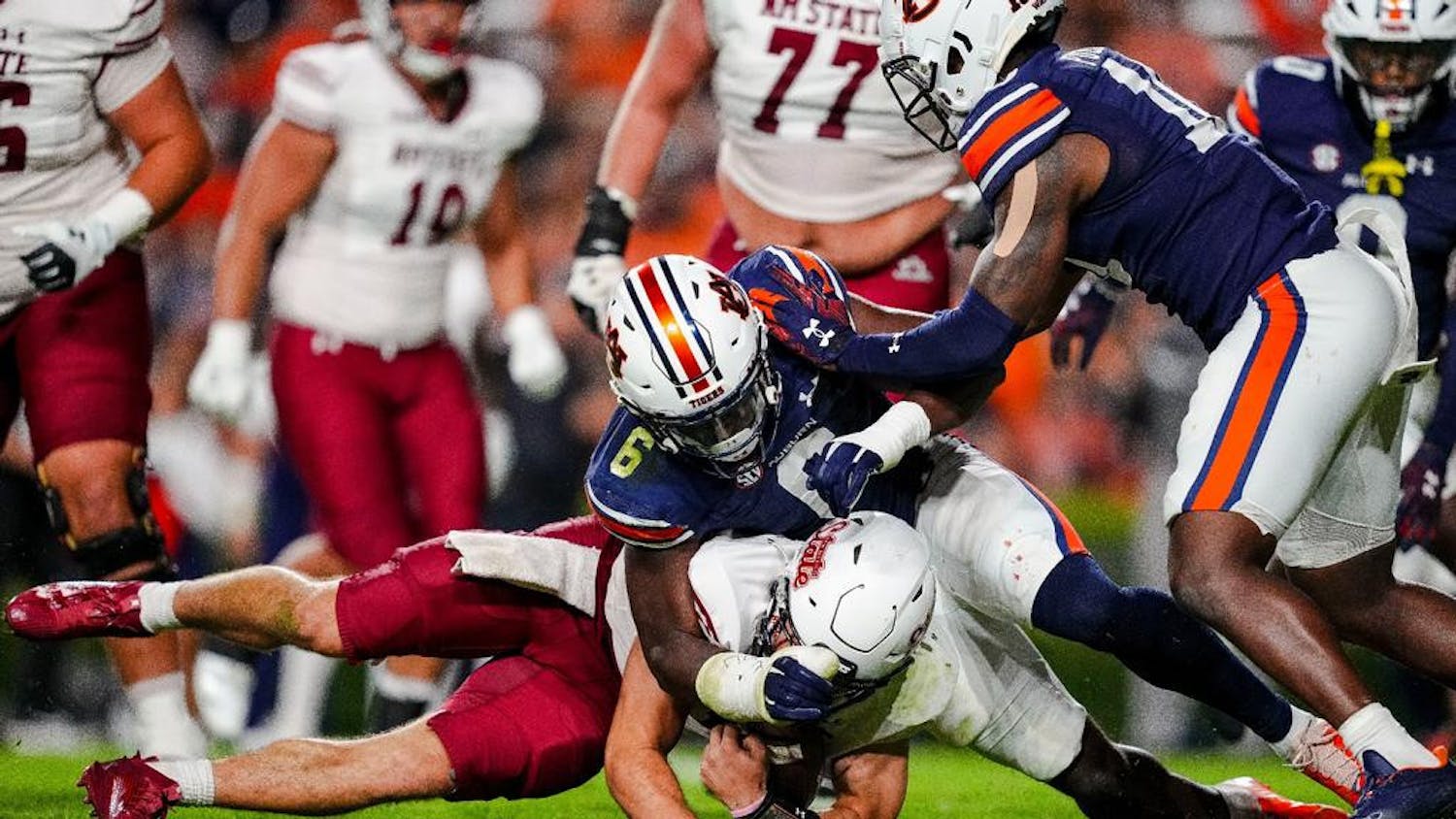 Auburn_Linebacker_Austin_Keys__6__20231118_FB_vsNMSU_JH_0228.jpg