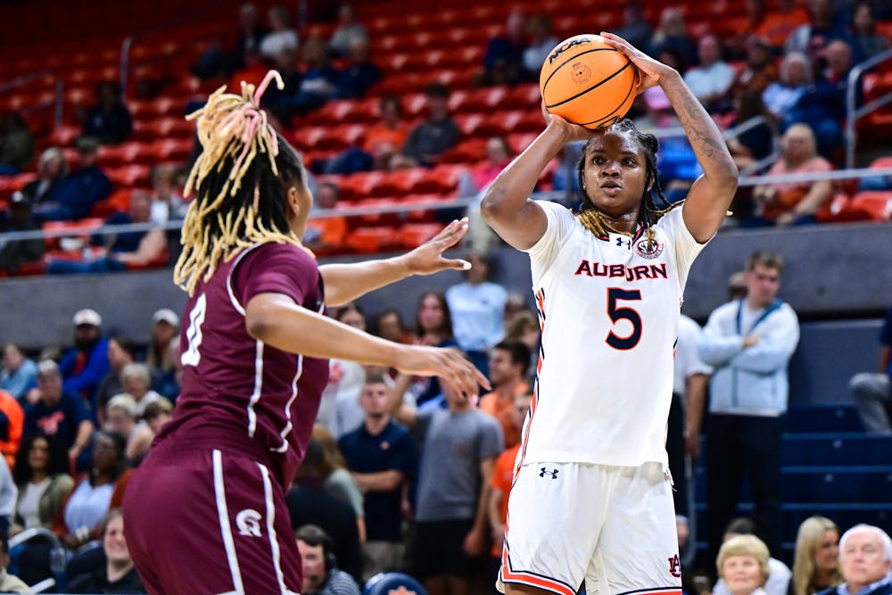 AUBURN, AL - NOVEMBER 14 - DeYona Gaston (5) during the game between the Auburn Tigers and the Little Rock Trojans at Neville Arena in Auburn, AL on Thursday, Nov. 14, 2024.

Photo by Noelle Iglesias/Auburn Tigers