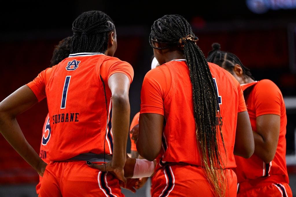 Auburn_s_Celia_Sumbane__1__and_Auburn_s_Taylen_Collins__14__20231130_WBB_vsClem_JH_030.jpg