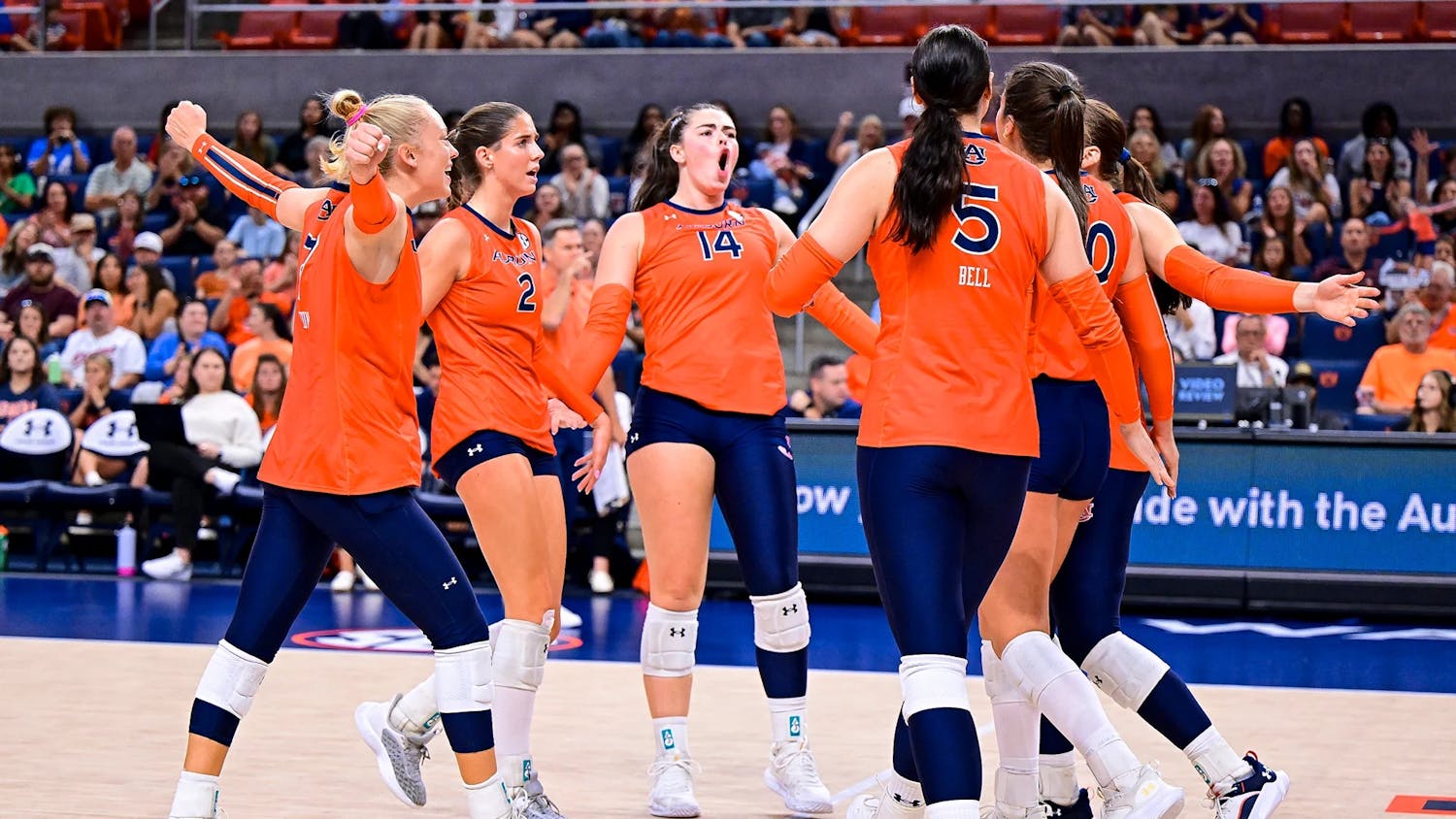 Alabama Volleyball pregame.webp