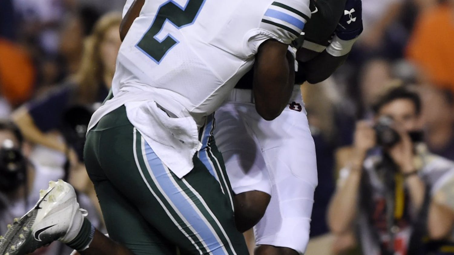 Seth Williams makes a long catch