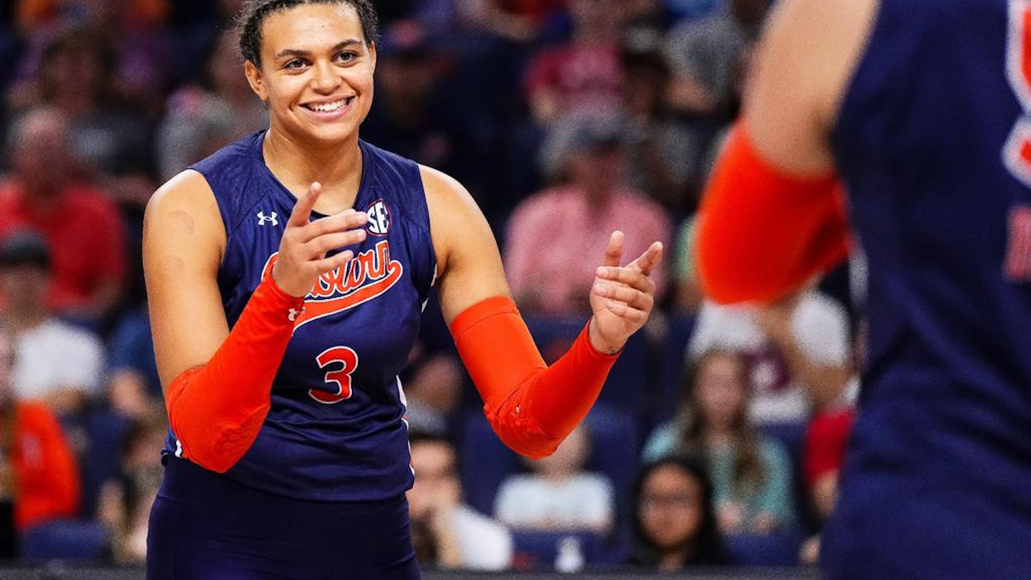 Auburn_Pin_Hitter_Akasha_Anderson__3__20230826_VB_vsJaxSt_ZB_0009__1_.jpg