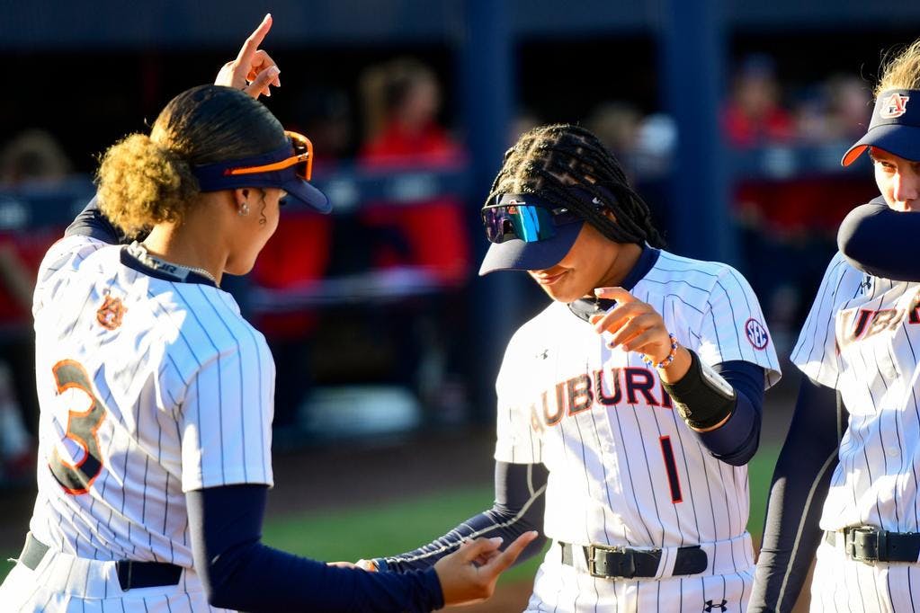 Auburn_Utility_Player_Icess_Tresvik__3___Auburn_Utility_Player_Thalia_Martin__1__20240403_SB_vs_SAM_RS_024.jpg