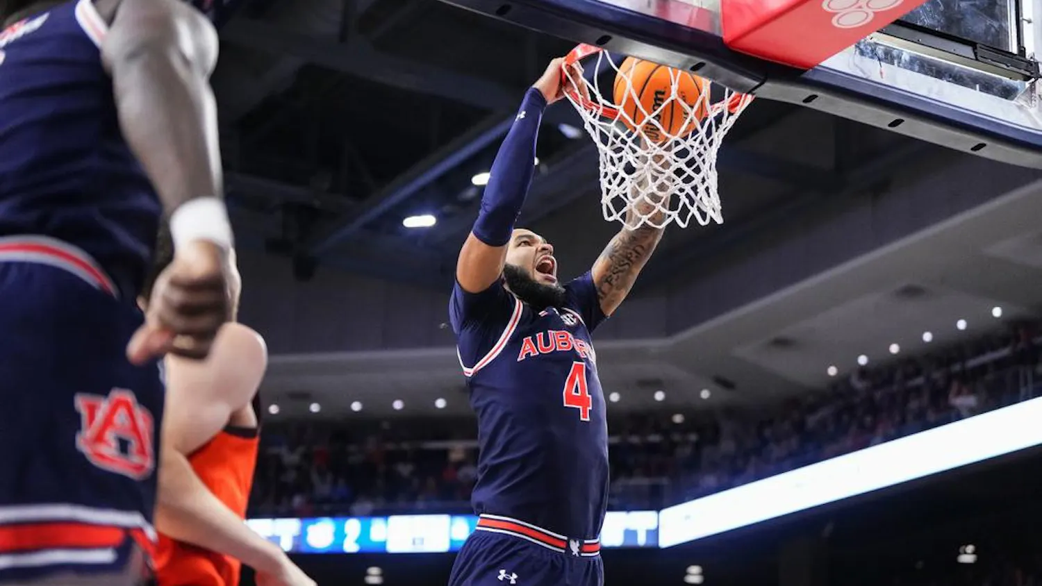 Auburn_s_Johni_Broome__4__20231129_MBB_vsVATECH_ZB_0041.jpg