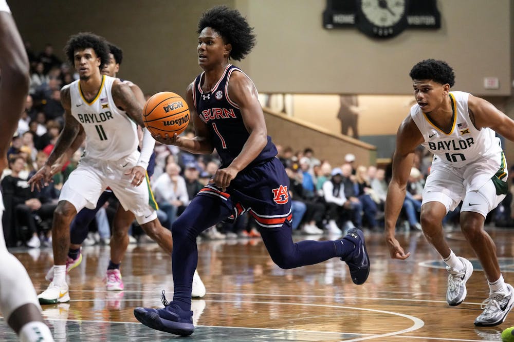 SIOUX FALLS, SD - NOVEMBER 07 - Auburn's Aden Holloway (1) during the game between the Auburn Tigers and the #20 Baylor Bears at Sanford Pentagon in Sioux Falls, SD on Tuesday, Nov. 7, 2023.

Photo by Steven Leonard/Auburn Tigers