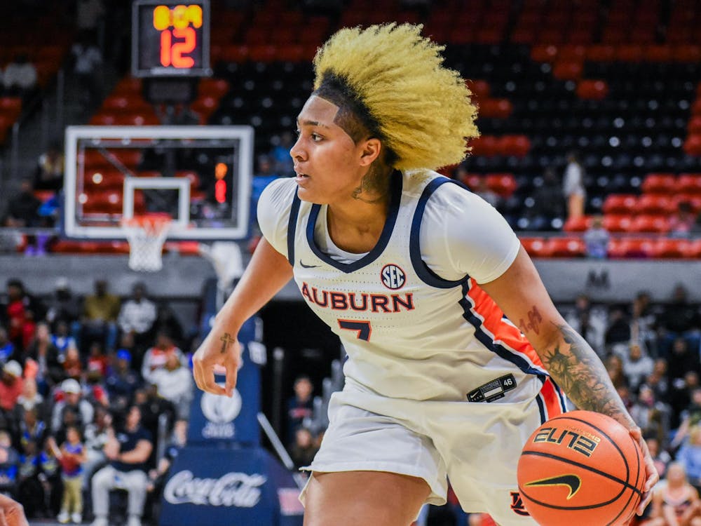 A’riel Jackson (7) looks for a pass against Georgia in Neville Arena on February 23, 2026.