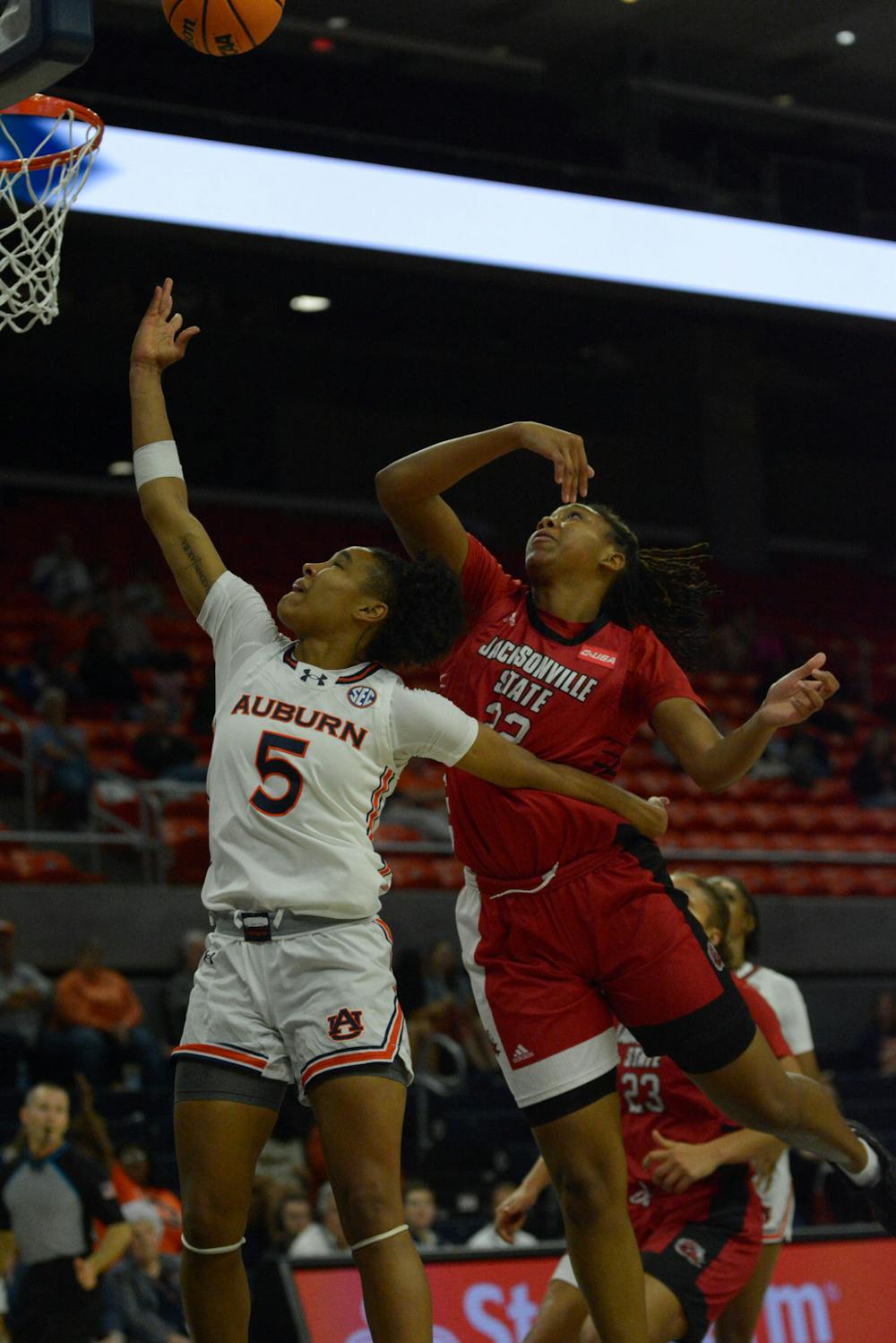 Sydney Shaw (#5) goes for the basket during the game between Auburn Women's Basketball and Jacksonville State on November 6, 2023. 