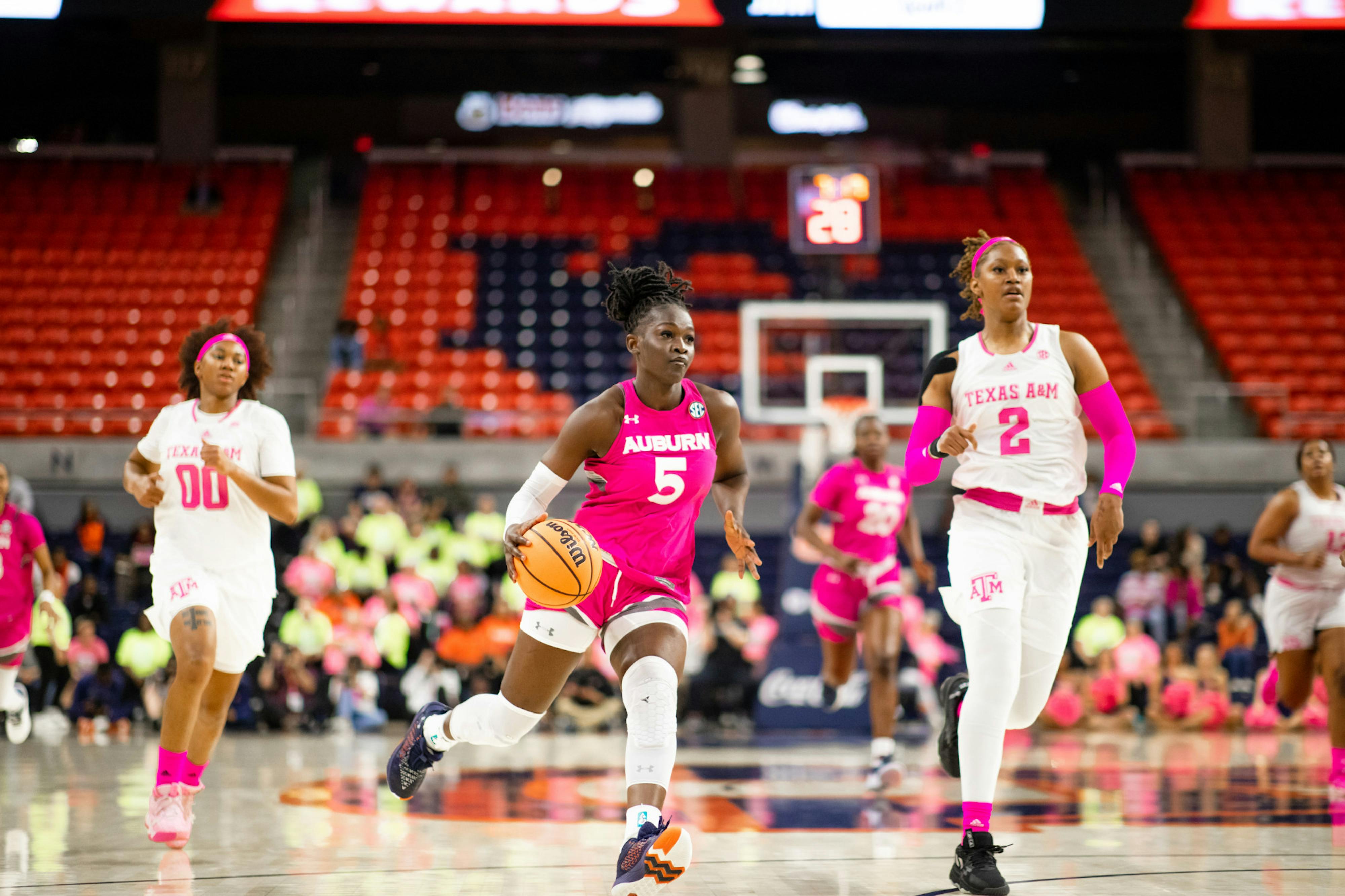 Tigers, losing four of last five games, fall to Lady Volunteers - Vimarsana News