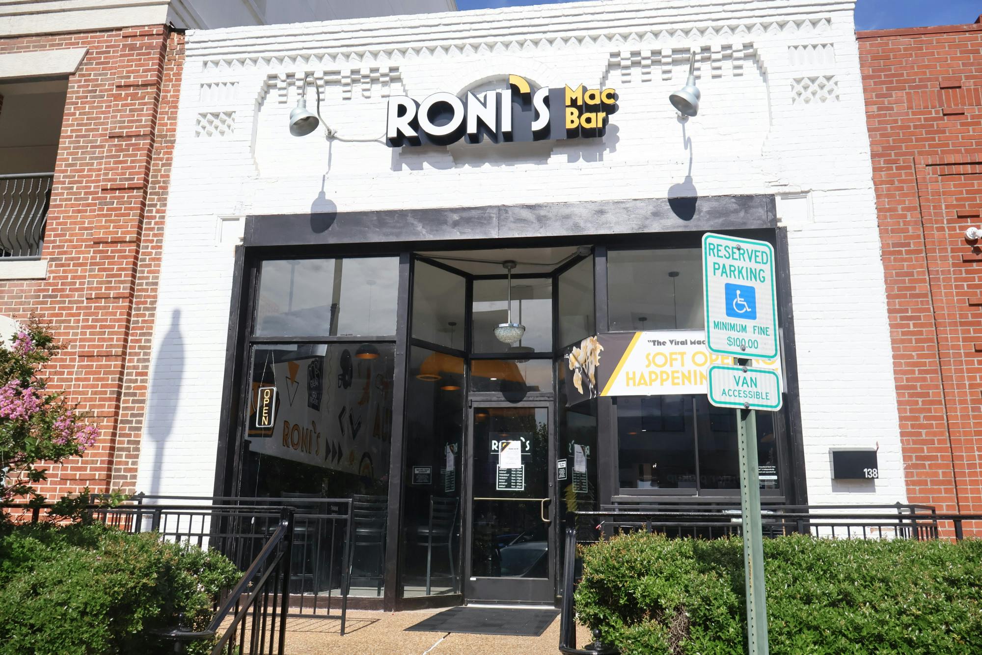 Roni'sExterior.JPG