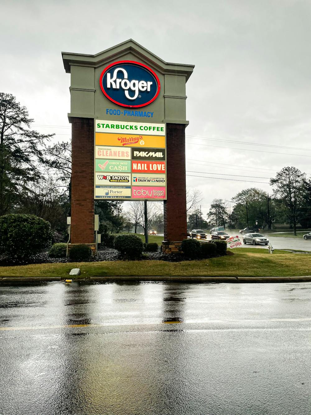 <p>Kroger Sign&nbsp;</p>
<p>04/06/22&nbsp;</p>
<p>&nbsp;Plainsman's Choice Best Grocery Store</p>