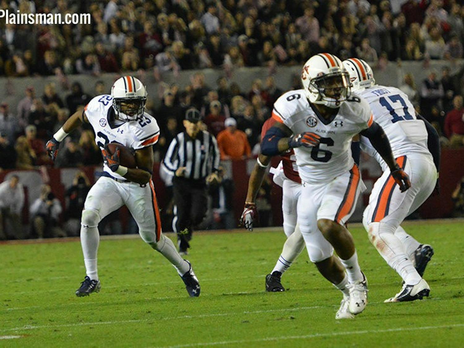Jonathan Ford intercepts the ball.
Emily Enfinger / ASSISTANT PHOTO EDITOR