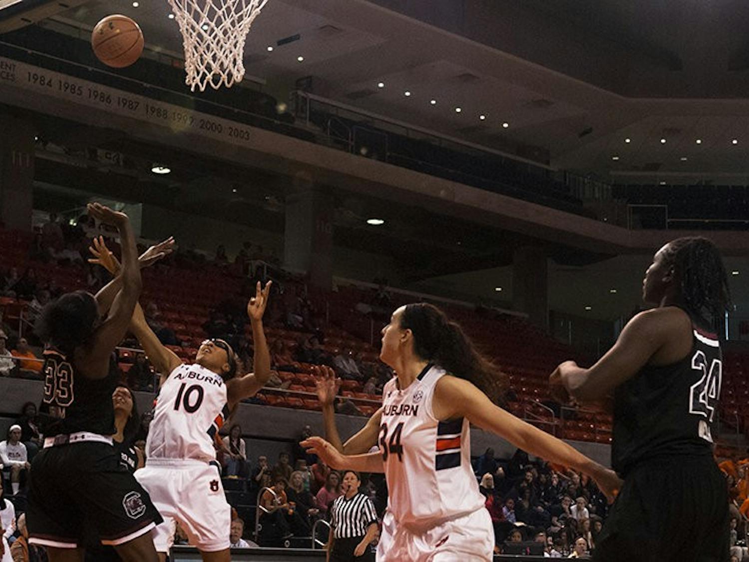 Auburn's Brandy Montgomery (10) shoots the ball against South Carolina, Jan. 12, 2014. (Zach Bland / Assistant Photo Editor)