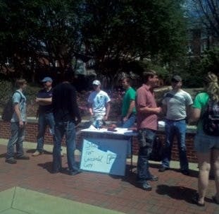 Students for Concealed Carry set up a booth on the concourse to promote their favored gun policies. ( Raye May / PHOTO EDITOR)