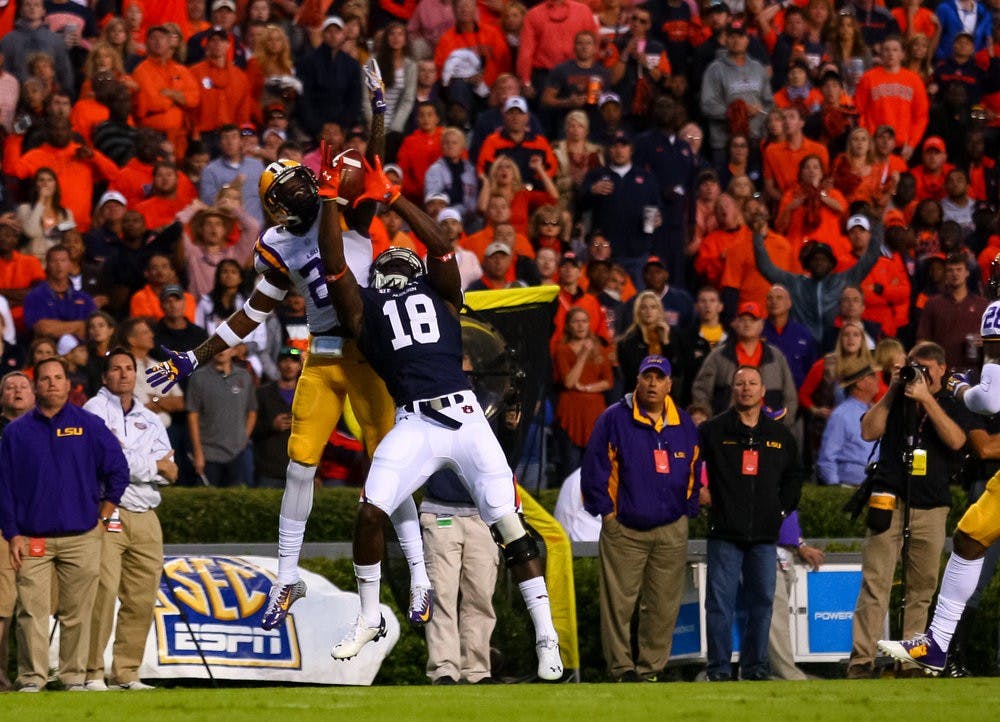 Sammie Coates, #18, catches ball. Auburn vs LSU, Oct 4, 2014. (Kenny Moss | Photographer)