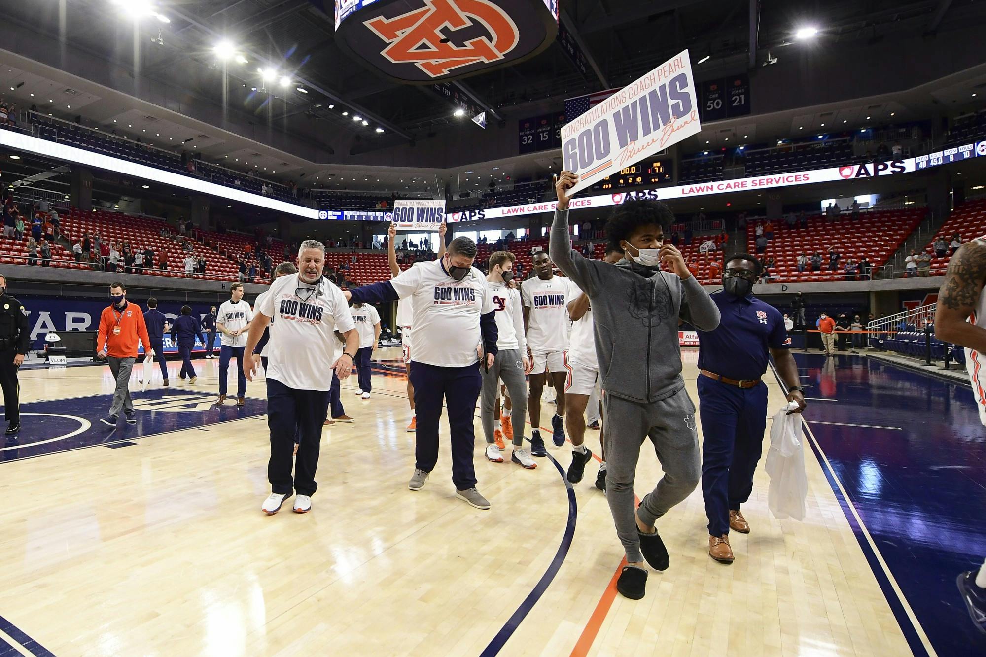 Bruce Pearl 600 mbb aub vs misst SL1_4585 edited.JPG