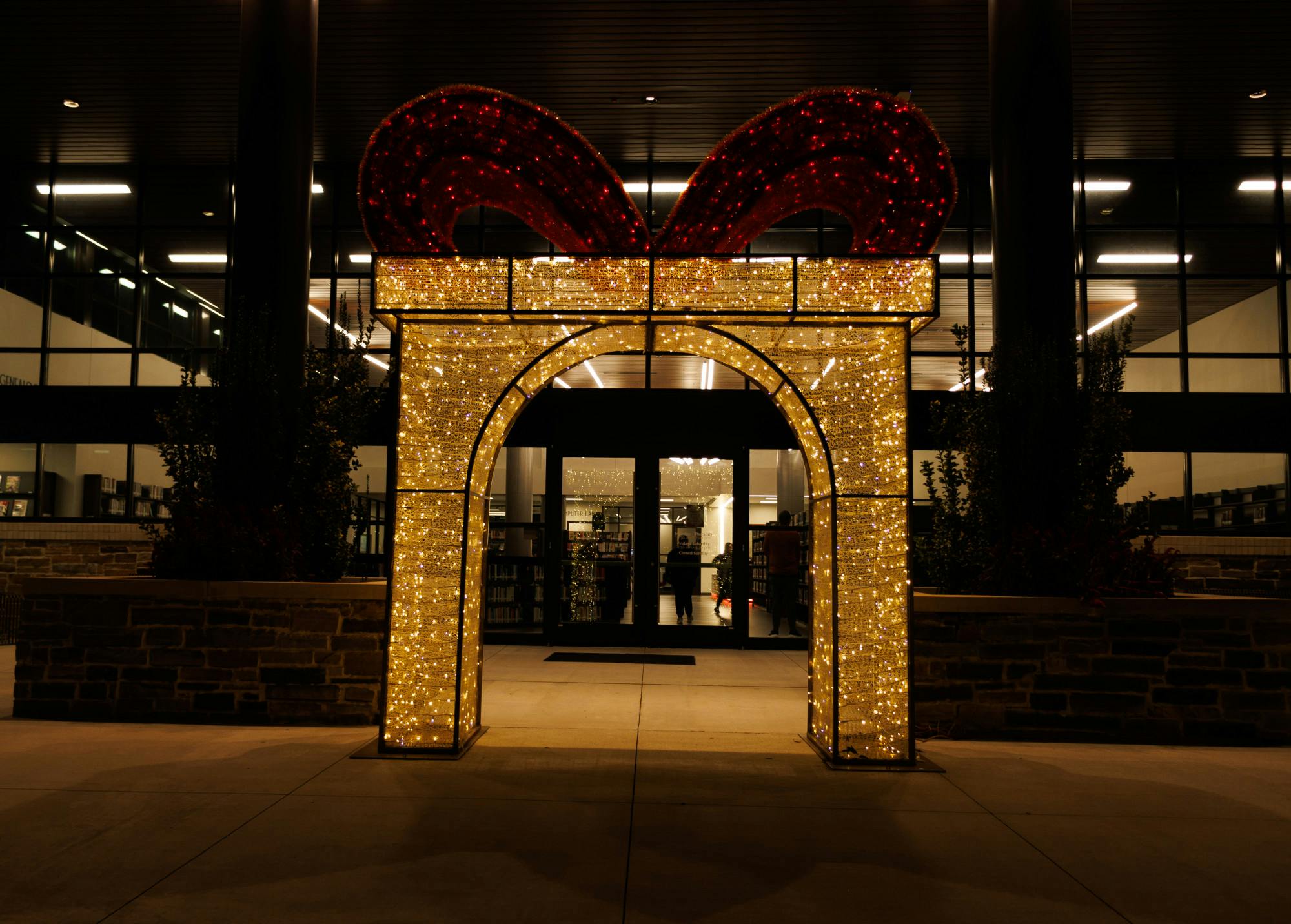 Opelika's Very Merry Stroll & Tree Lighting