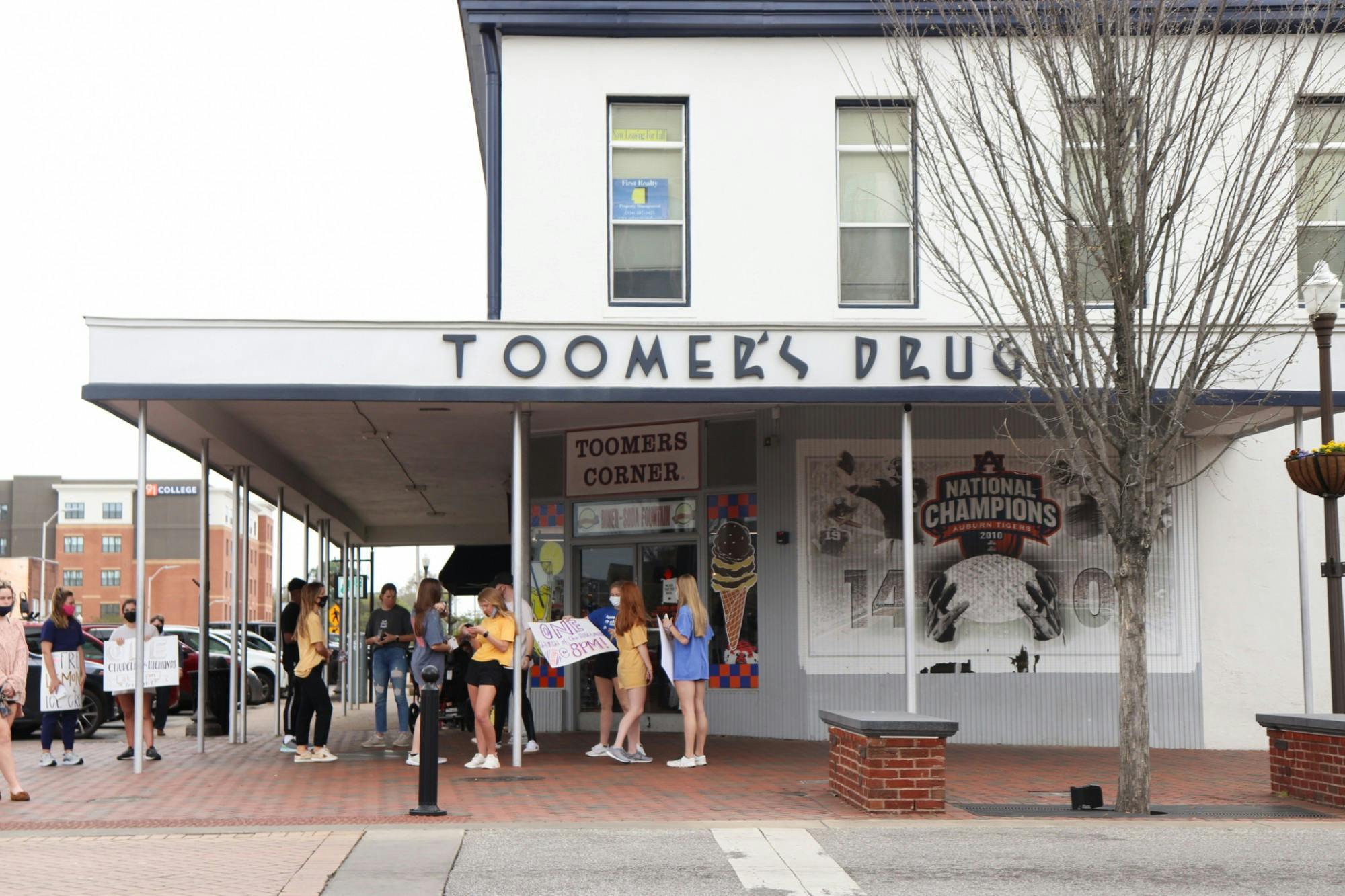 Tipoff at Toomer's