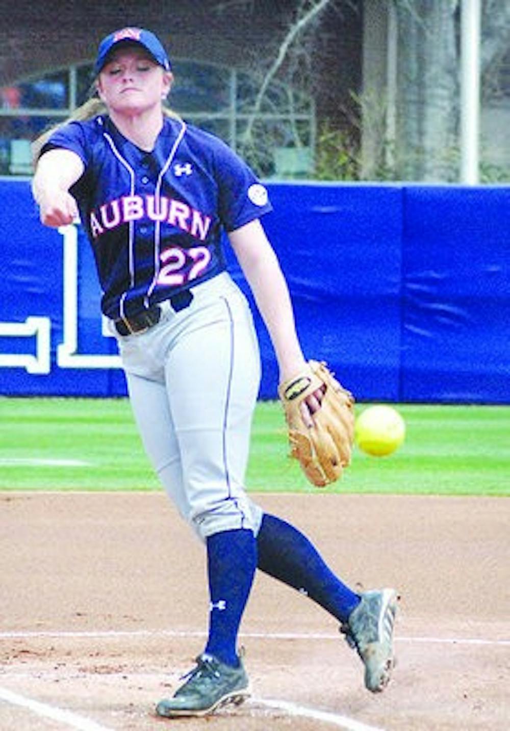 Marcy Harper pitches in Auburn's second win against Mississippi State. (Emily Enfinger / Photographer)