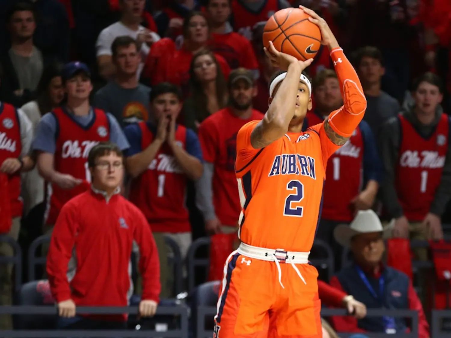 010919_OleMiss_Auburn_MBB_000006.jpg