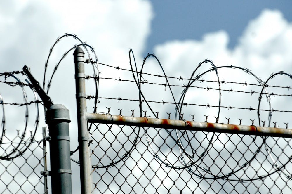 barbed wire/lee county detention